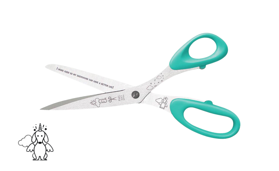 Greta's Dackel-Büroschere von PAUL in Türkis mit Gravur "I WORK HARD SO MY DACHSHUND CAN HAVE A BETTER LIFE!".