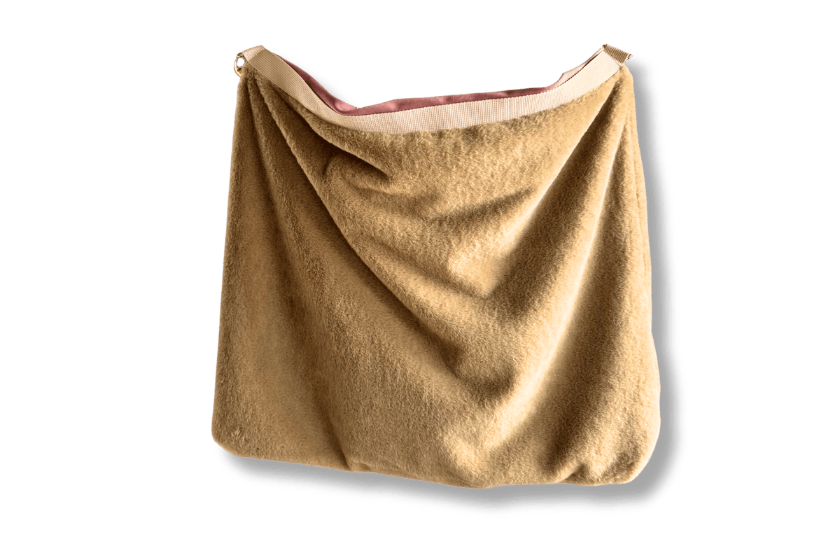 Greta's 3-in-1 reversible fluffy bag