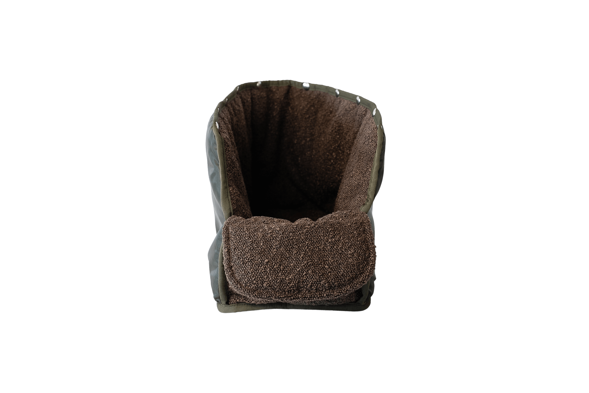 Kuscheliges Bouclé-Inlay in Braun für Greta's Premium-Hundetasche, Frontansicht.
