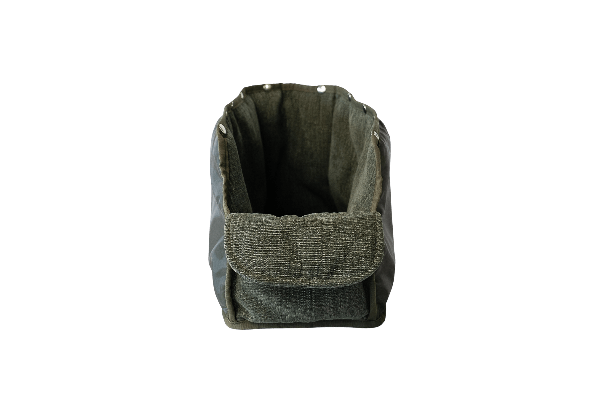 Wechselbares Leinen-Inlay in Olivgrün für Greta's Hundetasche, einfach ausknöpfbar und pflegeleicht.
